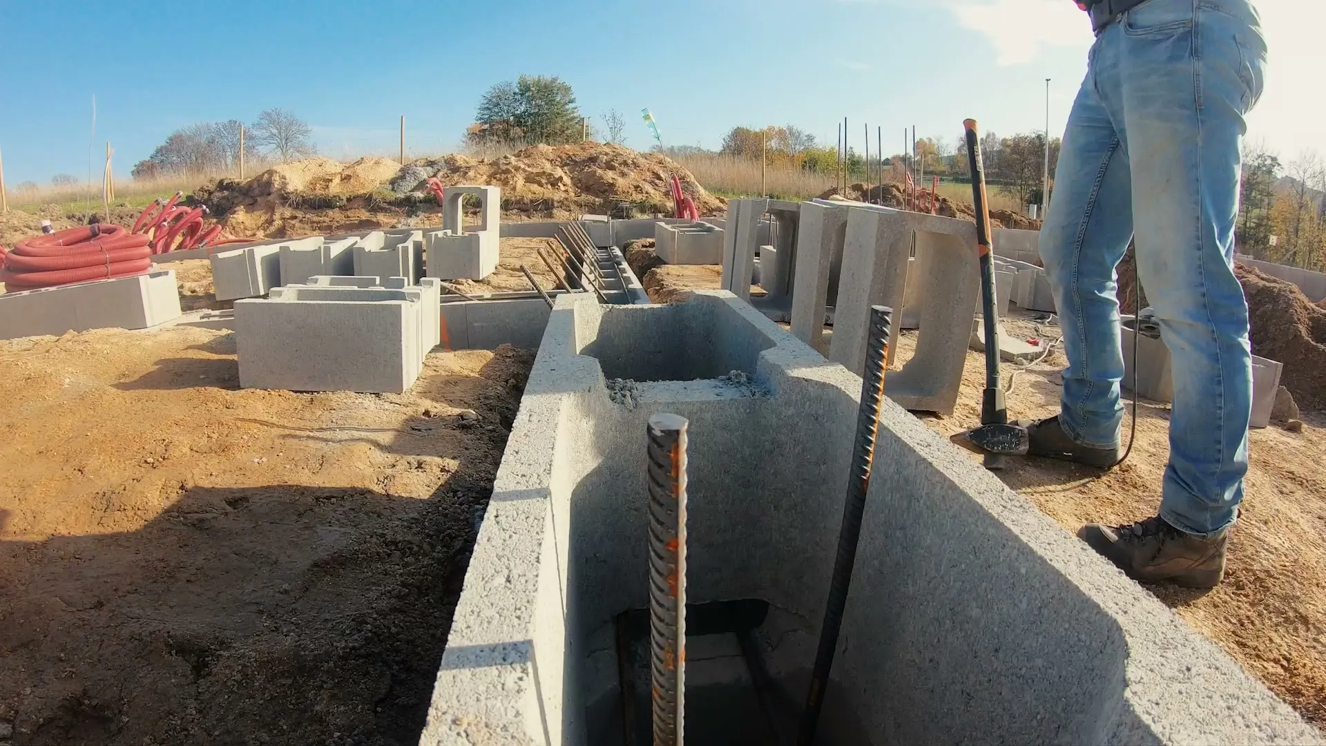 Svislé žebírkové pruty v komoře ztraceného bednění