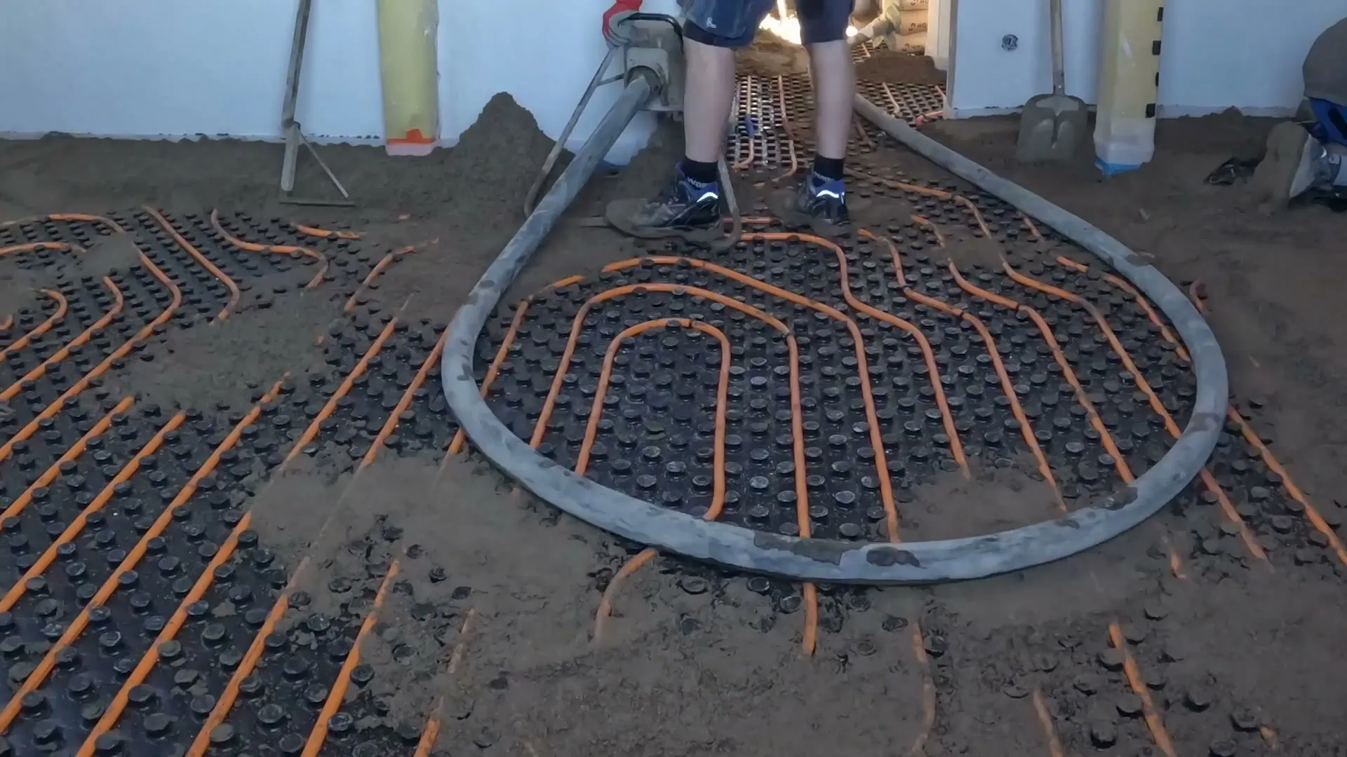 Smyčka hadice na podlahovém topení