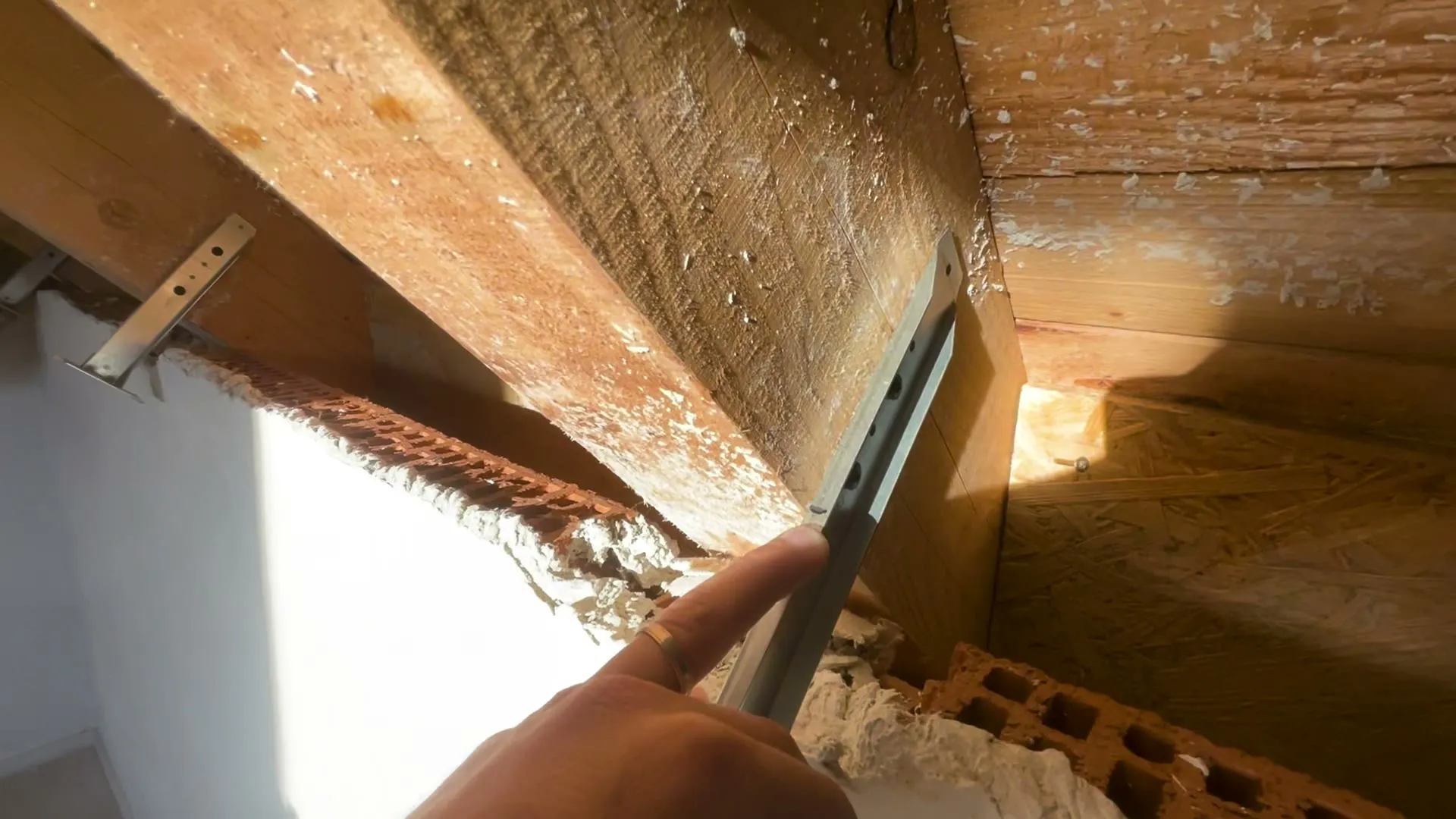 Spodní krokvový nástavec u nadezdívky