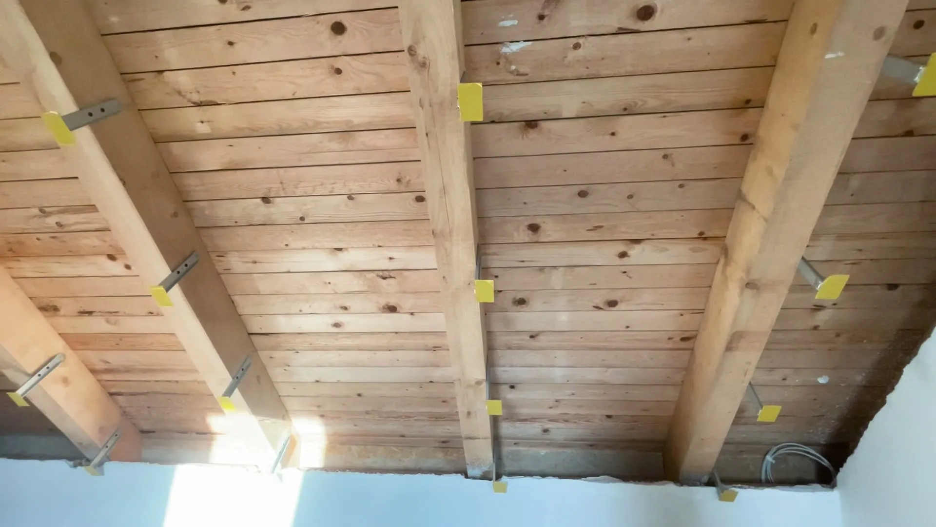 Dokončené osazení krokvových nástavců