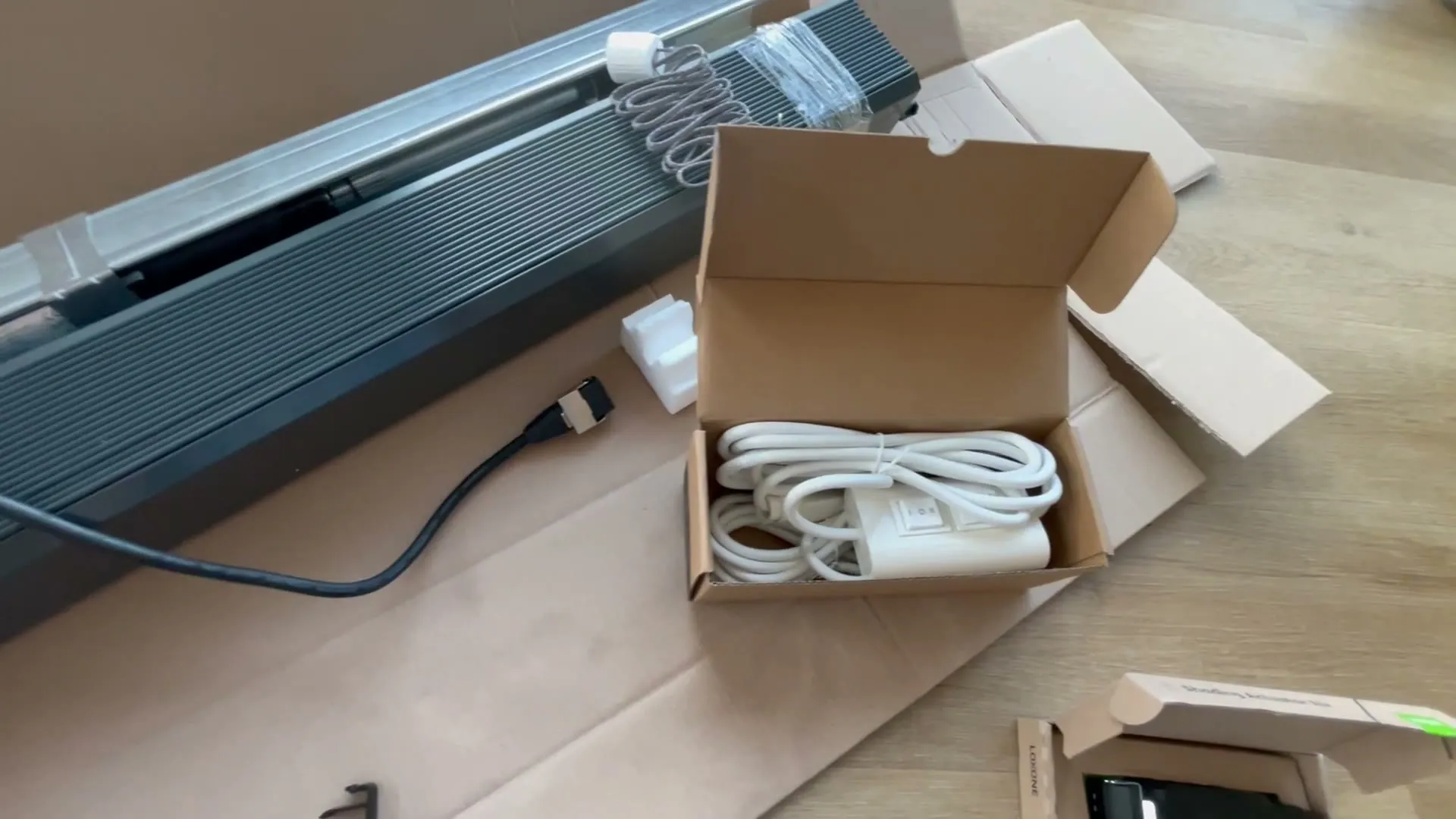 Ovládací kabel pro nastavení žaluzie