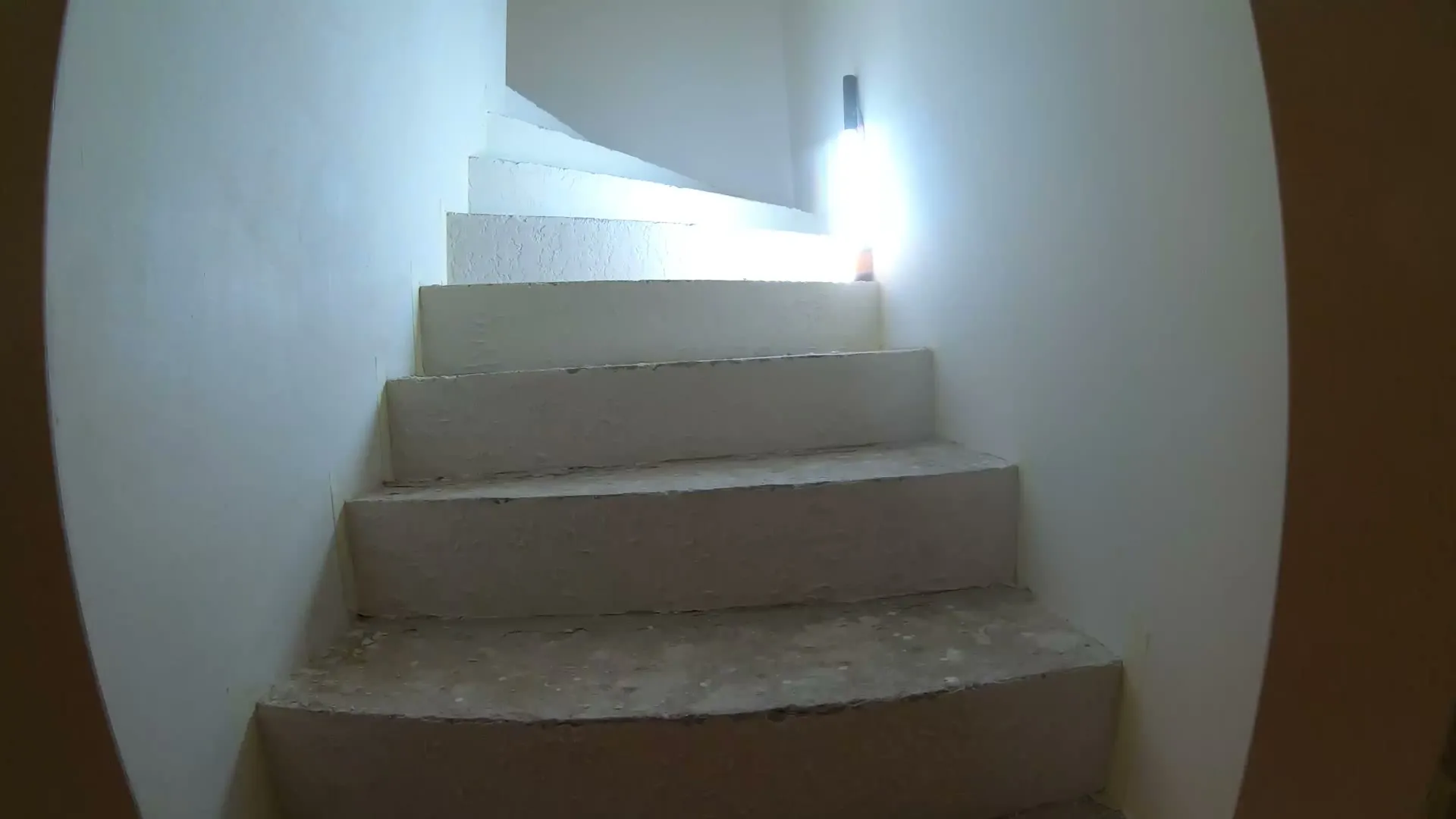 Čela stupňů po nanesení stěrky