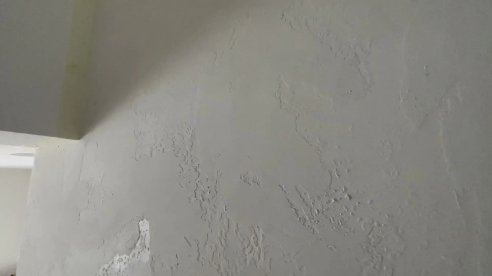 Struktura betonové stěrky před barvením