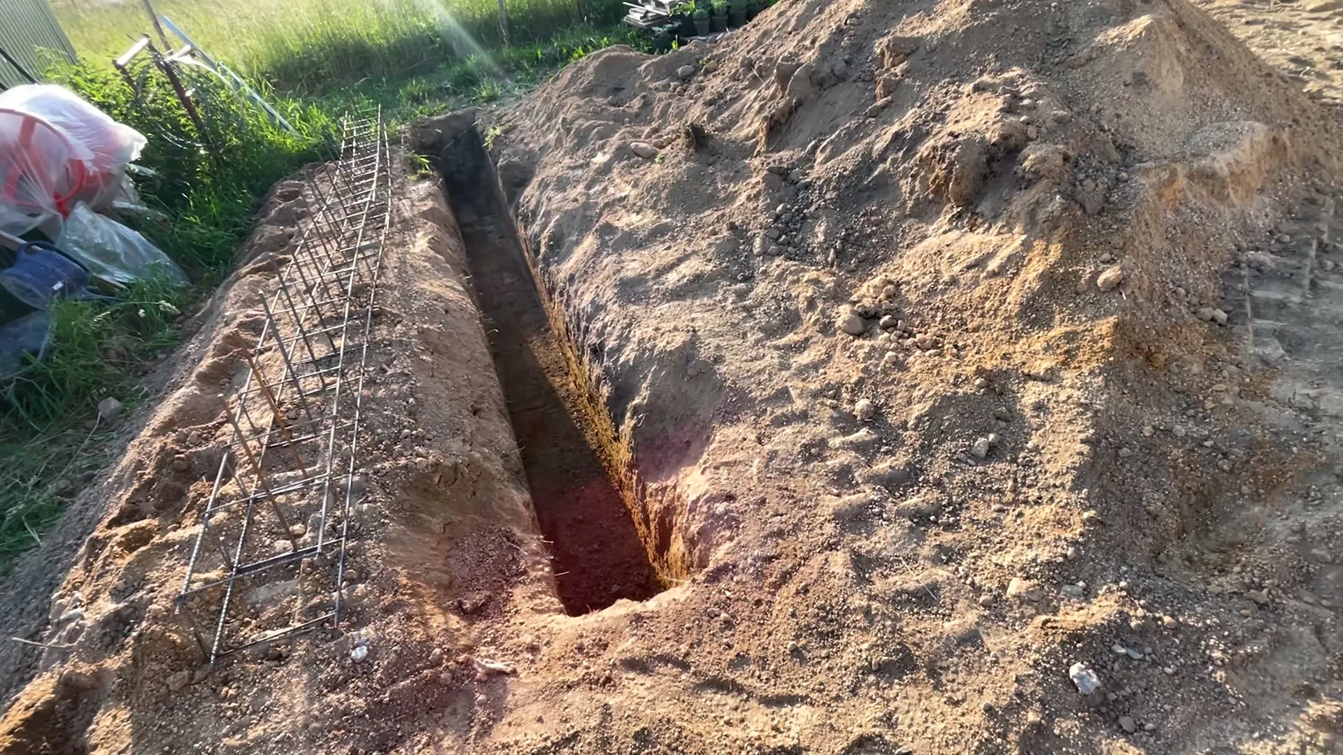Výkop a výztuž opěrné zídky
