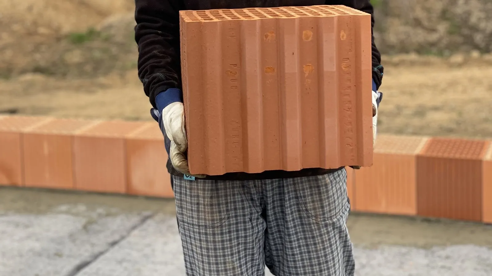 Keramický blok připravený pro zdění